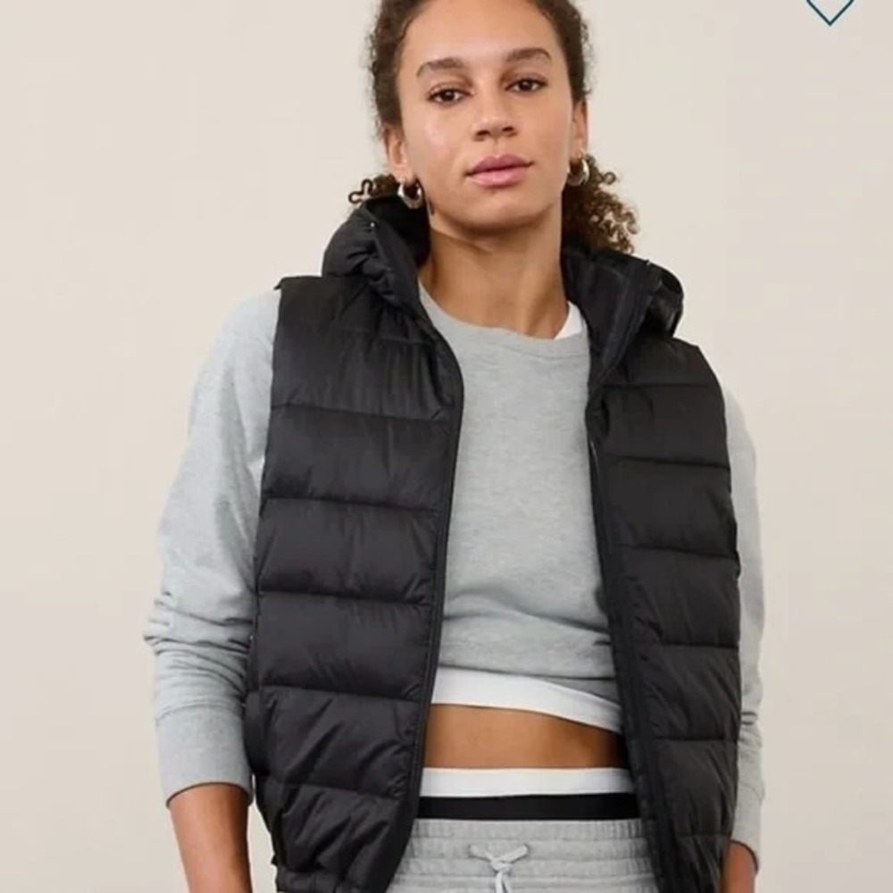 Athleta Aire Puffer Vest Womens S Black Hooded Lightweight Packable New $125 - Picture 6 of 16